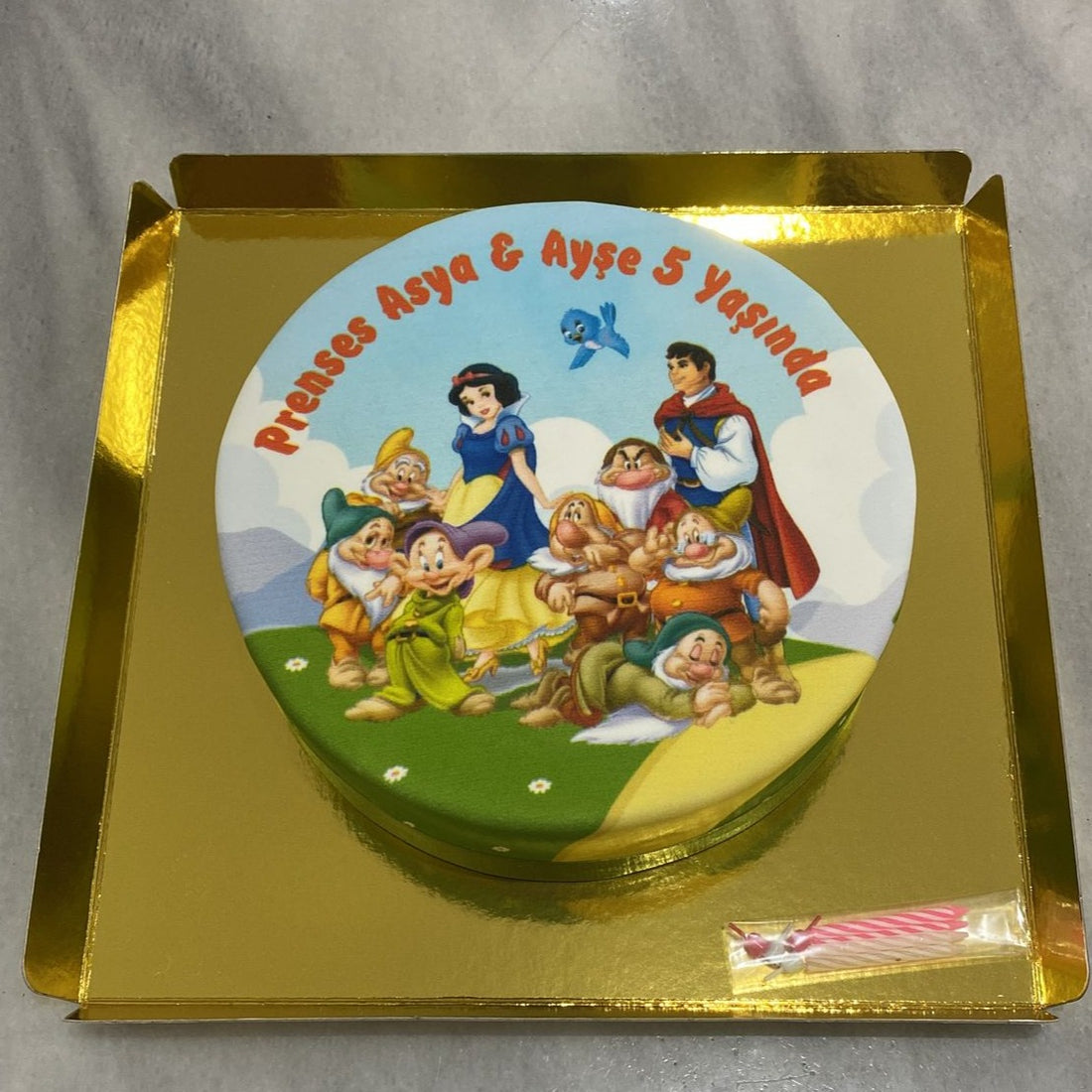 Pamuk Prenses ve Yedi Cüceler Pastası