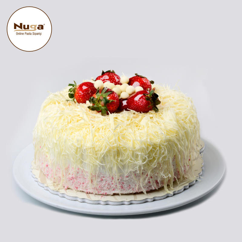 Beyaz Çikolatalı Çilekli Pasta