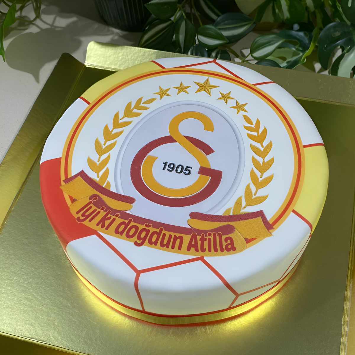 Sarı Kırmızı Beş Yıldızlı Pasta