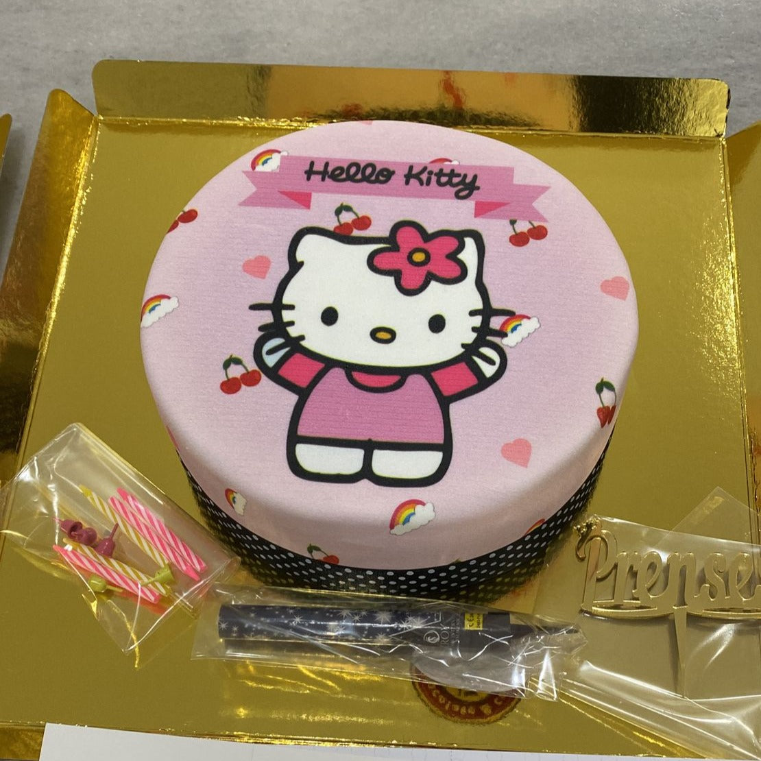 Kirazlı Hello Kitty Pastası