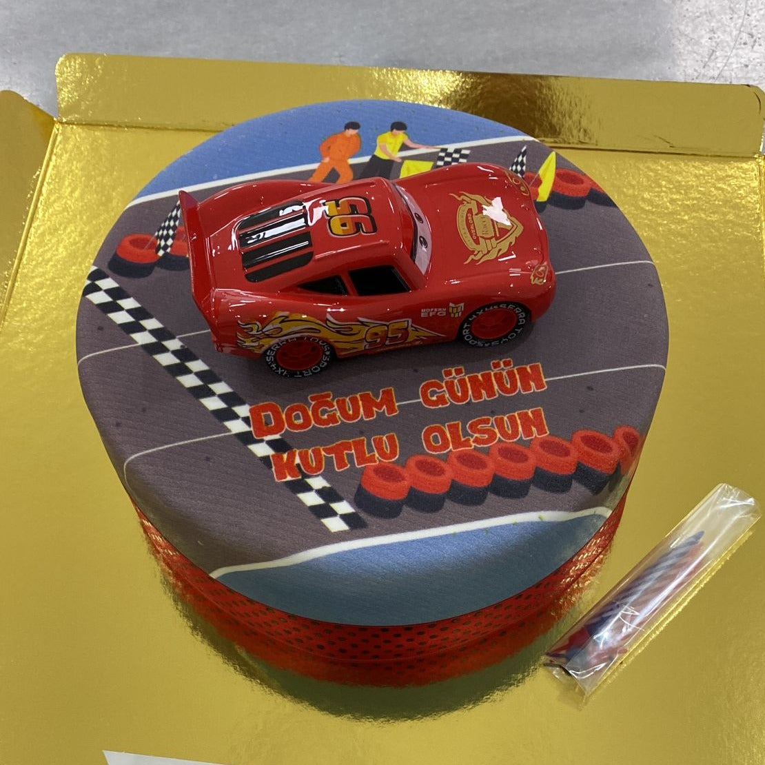 Şimşek Mcqueen Oyuncaklı Pasta