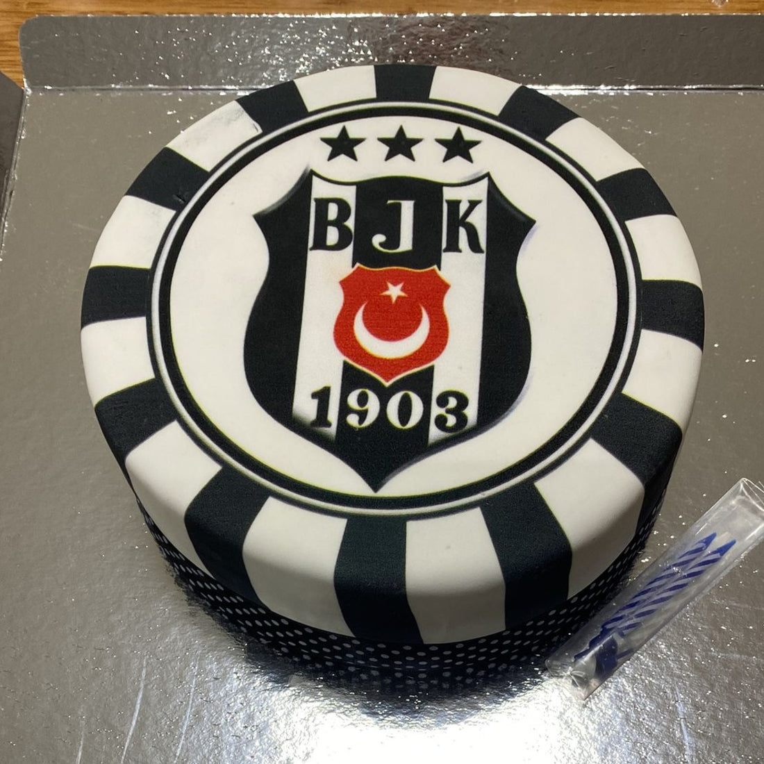 Beşiktaş Logolu Pasta