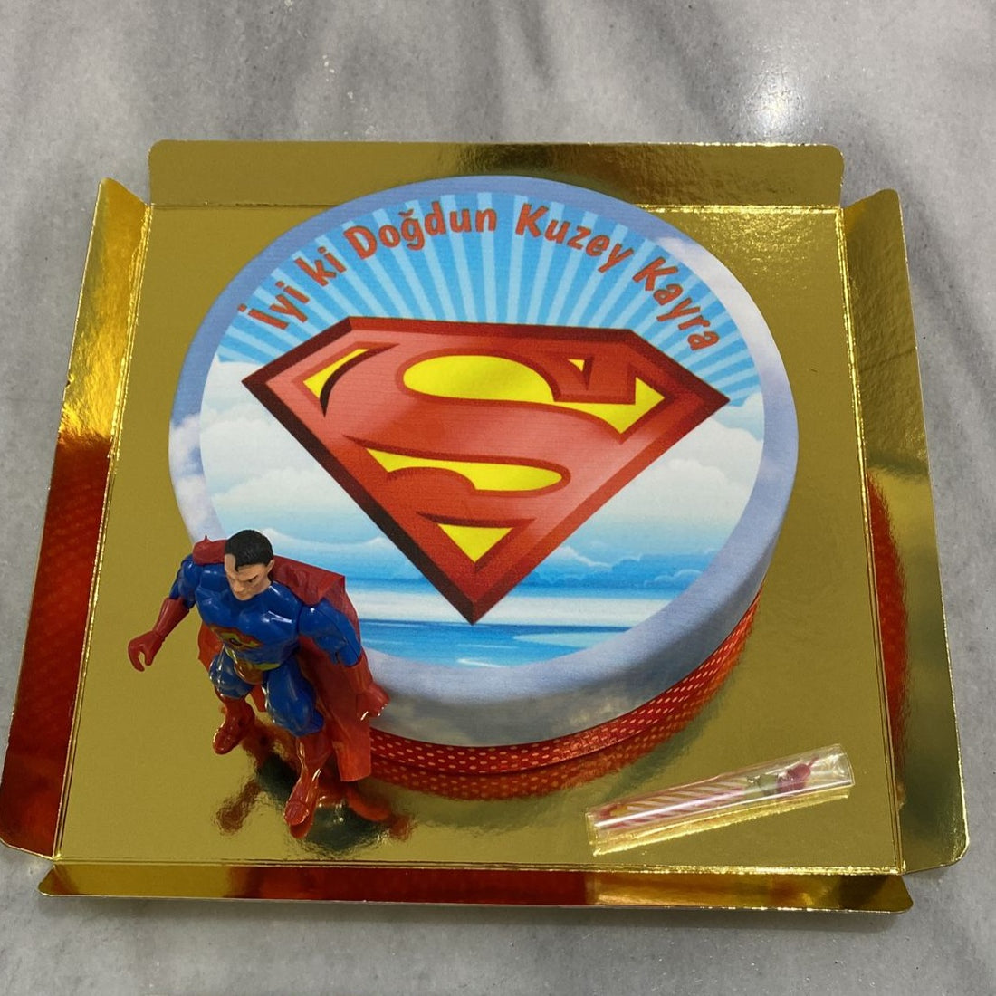 Superman Oyuncaklı Doğum Günü Pastası