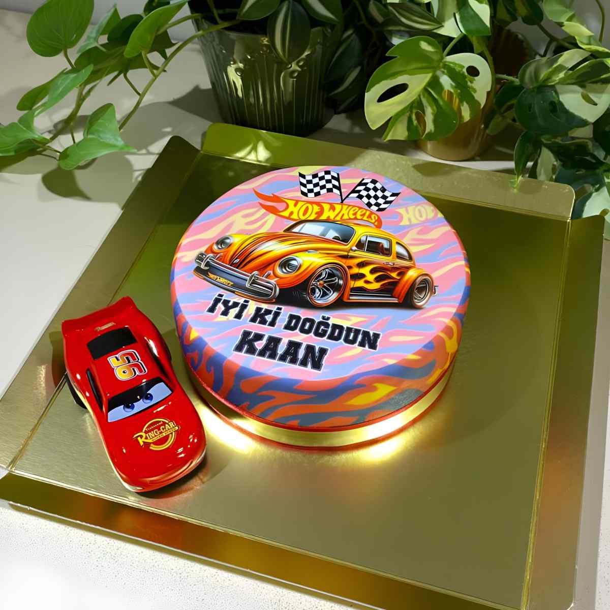 hot wheels mcqueen doğum günü pastası