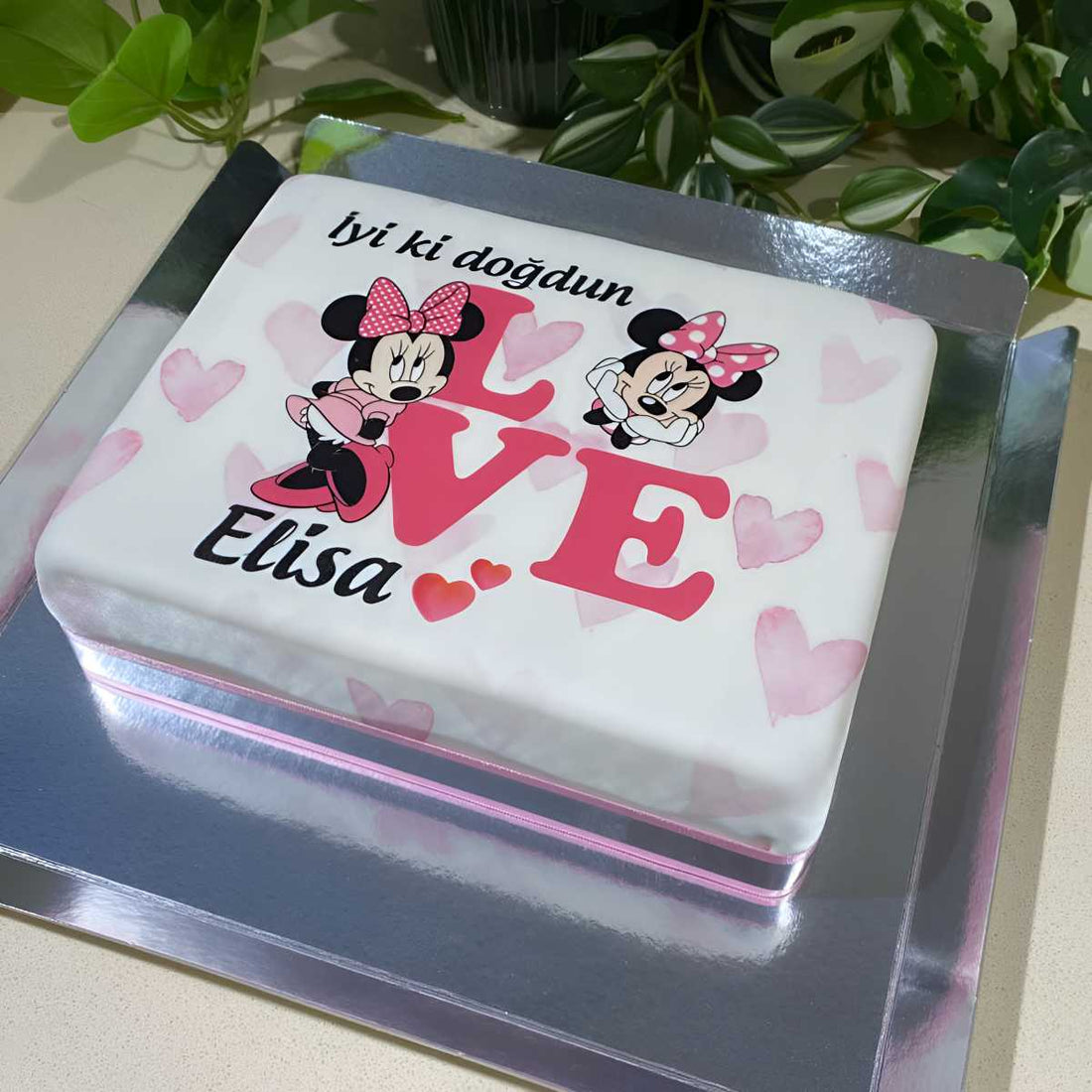 Minnie Mouse Pastası