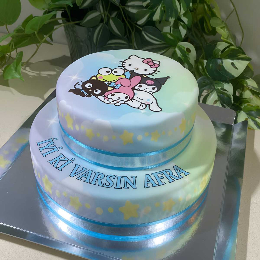 İki Katlı Sanrio Pasta