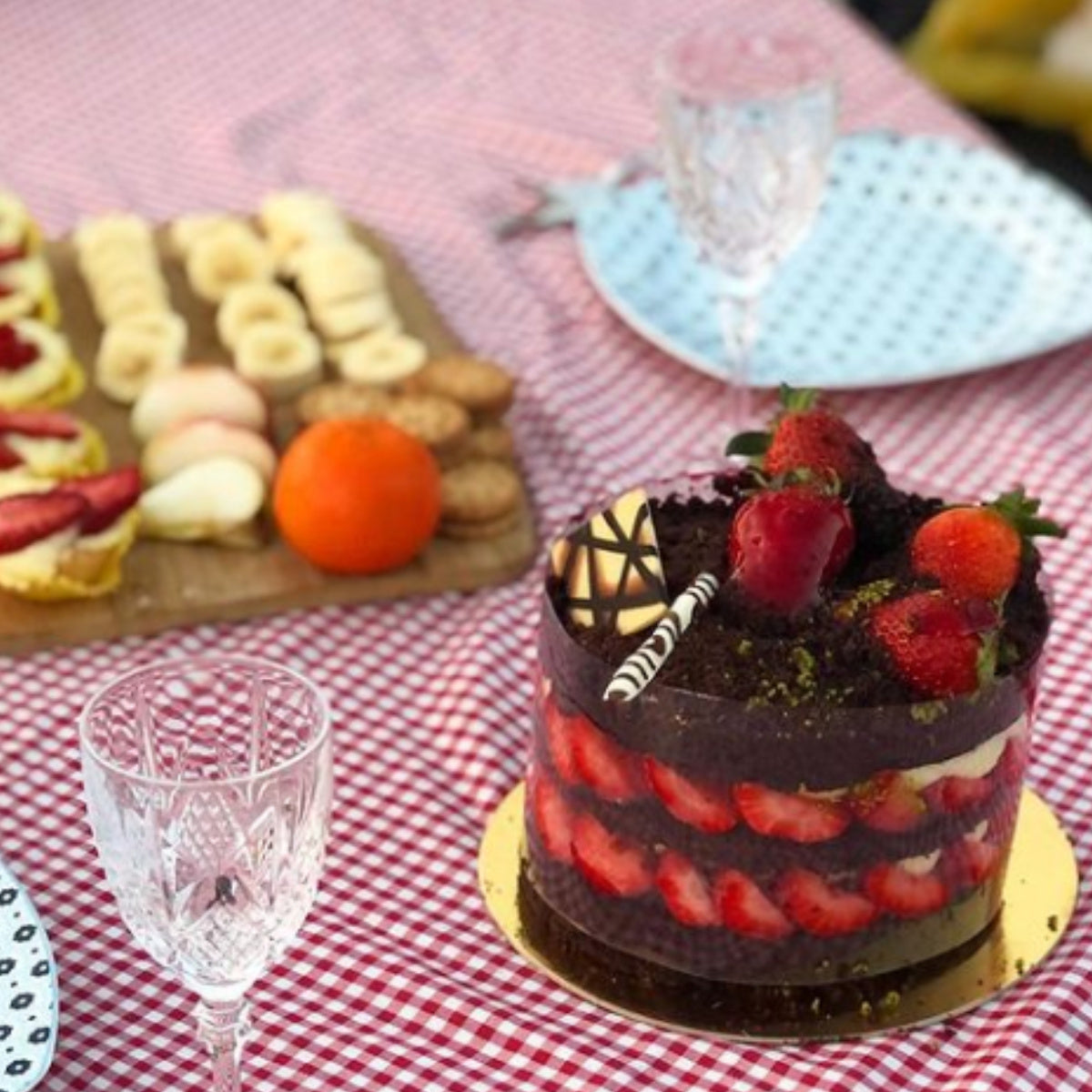 Velvet Çilekli Pasta