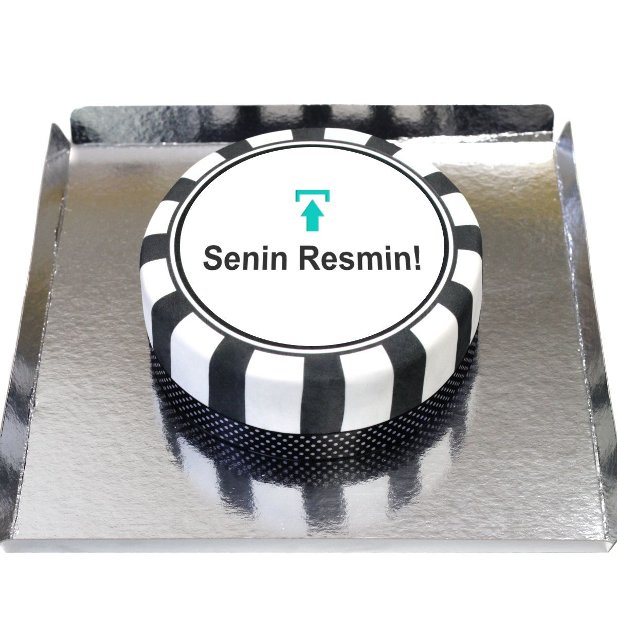 Resimli Siyah Beyaz Pastası